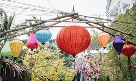 Rực rỡ phố Lồng đèn phục vụ bạn trẻ vui xuân