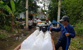 Cận cảnh hạn mặn khốc liệt đe dọa cuộc sống người dân ĐBSCL