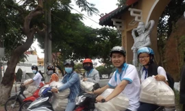 Hàng nghìn suất cơm và khẩu trang miễn phí phục vụ 'sĩ tử' thi THPT