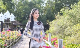 Tân Hoa khôi Sinh viên Việt Nam duyên dáng trong tà áo dài đón xuân ​