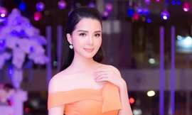 Hoa Khôi Huỳnh Thúy Vi rạng rỡ làm giám khảo idols