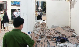 Sập tường, một người chết