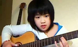 Cô bé gốc Việt nổi danh nhờ nhạc Trịnh