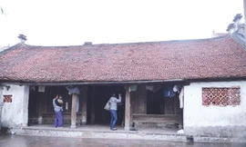 Một ngôi nhà cổ còn sót lại ở Cự Đà