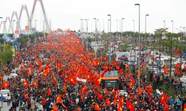 Cao tốc Nhật Tân - Nội Bài từng tắc nghẽn do cổ động viên ra đón đội tuyển U23 Việt Nam về nước năm 2018.