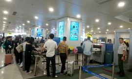 Với việc dỡ bỏ áp dụng an ninh cấp độ 1, việc kiểm soát an ninh tại sân bay Nội Bài sẽ được nới lỏng hơn.