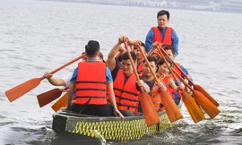 Lễ hội Bơi chải Thuyền rồng Hà Nội mở rộng năm 2019 diễn ra trong ngày 16-17/2/2019 (tức ngày 12-13 tháng Giêng), trên Hồ Tây. 