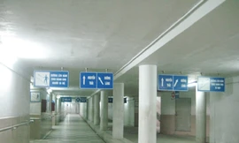 Được đầu tư hàng tỷ đồng với cơ sở hạ tầng đồng bộ song hầm đường bộ Ngã Tư Sở luôn vắng khách Ảnh: Nguyễn Hoài