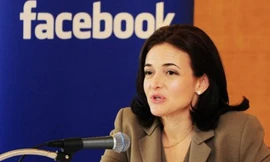 Giám đốc điều hành Sheryl Sandberg muốn sử dụng nút bấm “Like” như một cách để chống lại chủ nghĩa khủng bố lan truyền trên mạng xã hội.