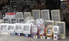 Mặt hàng quạt sưởi có nhiều người mua nên được bày bán nhiều và mức giá tăng bất hợp lý. 