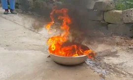 Clip nước giếng đốt cháy ngùn ngụt ở Quảng Ninh