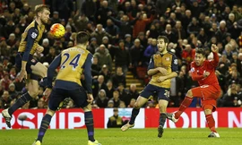 Liverpool chia điểm Arsenal sau tiệc bàn thắng