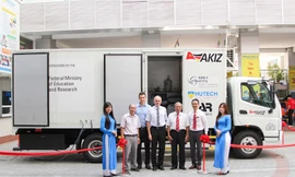 Trường Đại học đầu tiên phía Nam có Trạm quan trắc nước thải di động