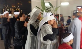 Những giọt nước mắt tiễn biệt nghẹn ngào, hai ông cháu tử vong trong vụ xe Camry đâm chết 3 người ở Long Biên.