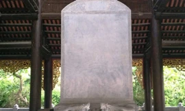 Bia đá đặc biệt này được đặt tại chùa Bái Đính, xã Gia Sinh, huyện Gia Viễn, Ninh Bình. Bia đá này nằm cạnh những bia hậu của ngôi chùa nắm giữ nhiều kỷ lục của Đông Nam Á, Châu Á và Việt Nam.