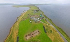 Công trình đá cự thạch bí ẩn nhìn từ trên cao. Ảnh: James Robertson.