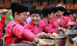 Lạ kỳ ngôi làng phụ nữ chỉ cắt tóc một lần trong đời