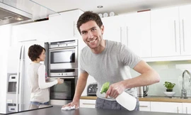 Chuyên gia phong thủy Hanz khuyên nên dọn dẹp sạch sẽ nhà và nơi làm việc để chào năm mới. Ảnh minh họa: Kisscleanse.