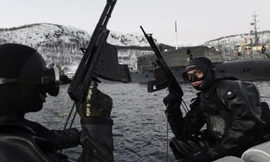 Mục kích người nhái Nga bảo vệ căn cứ Hạm đội Biển Bắc