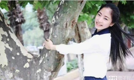 Phàn từng làm hướng dẫn du lịch nhưng tiền kiếm được không đủ mua nhà cho bố mẹ cô.