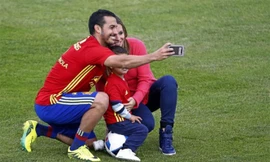 Tuyển thủ Tây Ban Nha nạp 'doping' trước đại chiến 