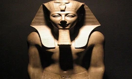 Tượng pharaoh Ai Cập Thutmose III. Ảnh: Oltau/Wikimedia Commons.