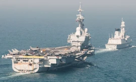 Mục kích tàu sân bay Pháp giương oai ở vùng Vịnh