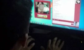 Giả hotgirl khoe thân qua mạng, lừa tiền người háo sắc