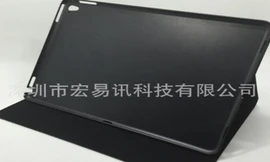 Cổng kết nối Smart Connector ở cạnh bên của máy. 