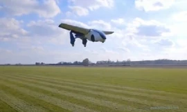 Ôtô bay ở tốc độ 200 km/h