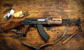 Súng AK 47 và buôn bán vũ khí kiểu 'thương mại kiến'