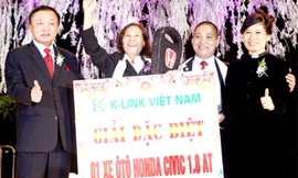 Một buổi tổ chức trao giải của Công ty CP Liên kết tri thức (K-Link).​