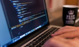 Chỉ vì một dòng lệnh, cả công ty Marsala đã mất sạch dữ liệu. Ảnh: Tech Worm.