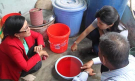 Bột phẩm màu do người dân cung cấp không đảm bảo nên không thể kiểm nghiệm ruốc có nhuộm phẩm màu này hay không.