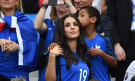 Ludivine, vợ của hậu vệ Bacary Sagna.