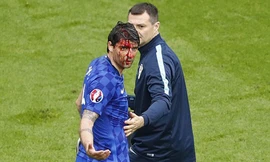 Corluka sau pha va chạm với Tosun.