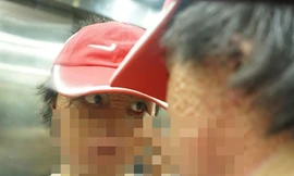 Chị Dung đã dám đối mặt với chính mình trong gương. Ảnh: Hoàng Như.