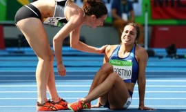 Khoảnh khắc cảm động nhất Rio 2016 của hai nữ VĐV điền kinh