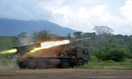 Tận thấy siêu pháo RM-70 của Indonesia khai hỏa