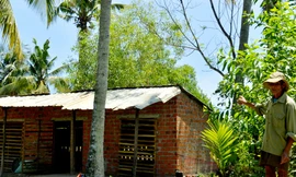 Xây chuồng vịt, cụ Dùng bị xã Tam Hiệp phạt 1,5 triệu đồng, sau 2 tháng chính quyền đã hủy quyết định và xin lỗi. Ảnh: Sơn Thủy.