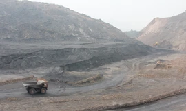 Một phần vỉa than đã được Than Đèo Nai bóc đất chuẩn bị từ năm 2015. Ảnh: Lưu Ký.