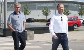 Mourinho lần đầu đến sân tập Man Utd