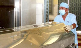 Người chết bỗng dưng ngồi dậy trong phòng lạnh nhà xác