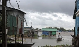 Làng chài nghèo khó là trung tâm thương mại tình dục trẻ em ở Campuchia