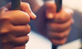 Hiệu trưởng bị bắt vì chứa mại dâm