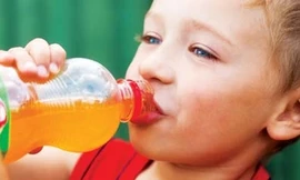 Trẻ dễ mắc nhiều bệnh nguy hiểm vì nước ngọt có ga