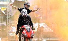 Thót tim màn biểu diễn xe máy, ô tô mạo hiểm tại Việt Nam