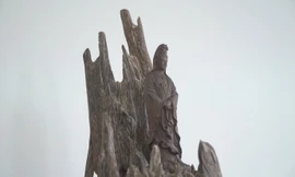 Đấu giá khối trầm hương 'khủng' tại Golf Tiền Phong Championship