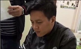 Tạm giữ hình sự bố ruột bạo hành con 10 tuổi rạn sọ não, gãy xương sườn