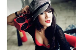 Diệp Anh tự tin khoe vòng 1